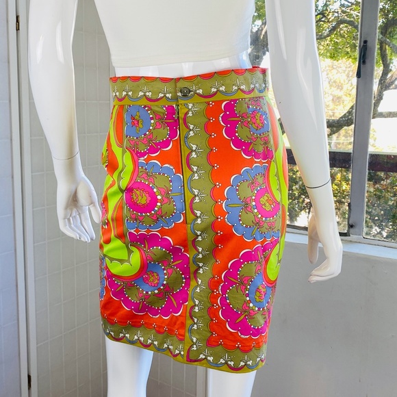 EMILIO PUCCI, Printed Multi Color Mini Skirt, 10. - Picture 2 of 6